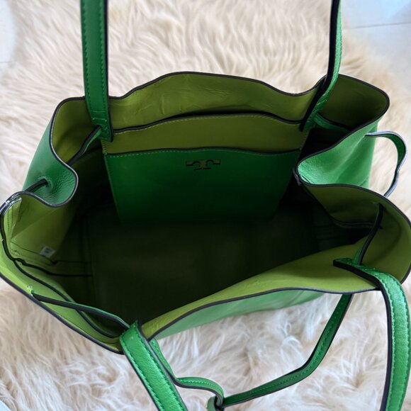 Tory Burch Block T Bucket Bag - Green Leather - Picture 4 of 9